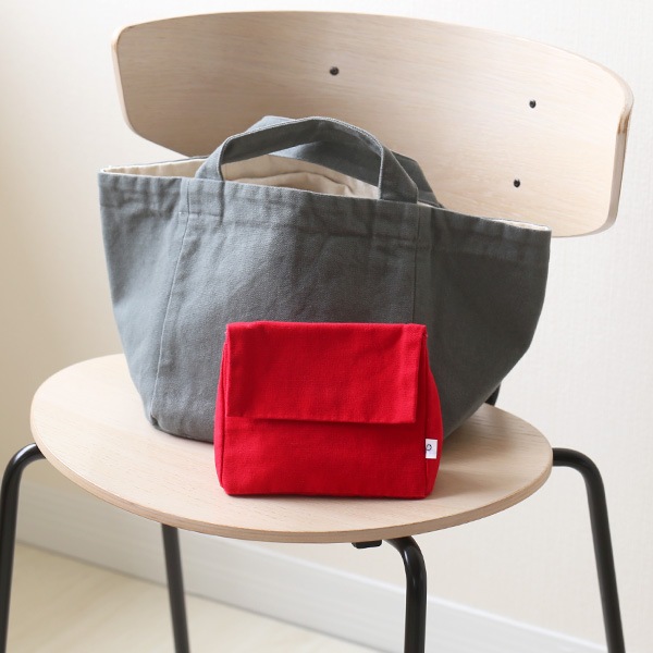 pouto (�ݥ���) CANVAS TRIANGLE POUCH (�����Х��ȥ饤���󥰥�ݡ���) S �ʥ�����/���졼/��å�/�֥�å� ����/�Хå�����Хå�/��ʪ����/����ץ�/̵��/�˽����� �ڥ᡼���ء�