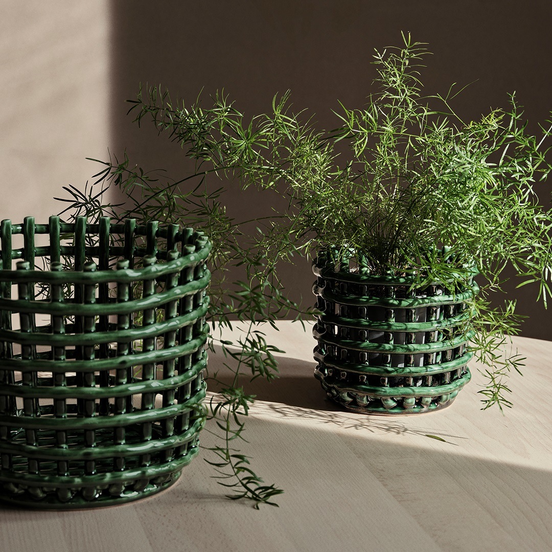 ��20��OFF��Ferm Living (�ե������ӥ�) Ceramic Basket (����ߥå��Х����å�) Large ���եۥ磻��/�����ߥ�/������ɥ��꡼�� �̲�/�ݥå�/ȭ���С�/����/��ʪ��Ǽ/����ƥꥢ/������������Ź�ʡڹ���߸ˤ����