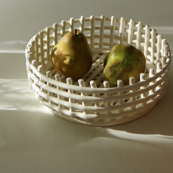 �ڤ����󤻡�Ferm Living (�ե������ӥ�) Ceramic Centrepiece (����ߥå����󥿡��ԡ���) ���եۥ磻��/�����ߥ�/������ɥ��꡼�� �̲�/�ġ���ܥå���/�Х����å�/����/��ʪ��Ǽ/����ƥꥢ/������������Ź��