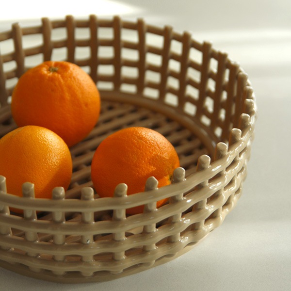 �ڤ����󤻡�Ferm Living (�ե������ӥ�) Ceramic Centrepiece (����ߥå����󥿡��ԡ���) ���եۥ磻��/�����ߥ�/������ɥ��꡼�� �̲�/�ġ���ܥå���/�Х����å�/����/��ʪ��Ǽ/����ƥꥢ/������������Ź��