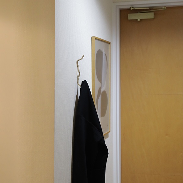 �ڤ櫓���ꡦ50%OFF��Ferm Living Curvature Hook �����Х��奢 �եå� �֥饹 �֥�å��֥饹 �̲� ����ƥꥢ �ɳݤ� �����ȥϥ󥬡� ������ �ե������ӥ� ������������Ź��