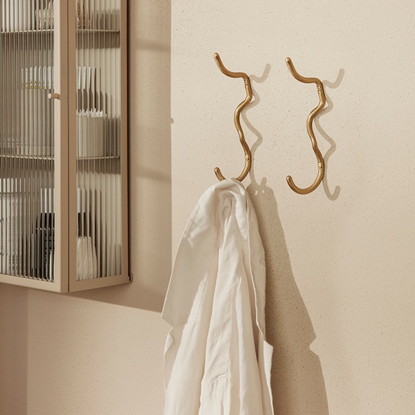 �ڤ櫓���ꡦ50%OFF��Ferm Living Curvature Hook �����Х��奢 �եå� �֥饹 �֥�å��֥饹 �̲� ����ƥꥢ �ɳݤ� �����ȥϥ󥬡� ������ �ե������ӥ� ������������Ź��
