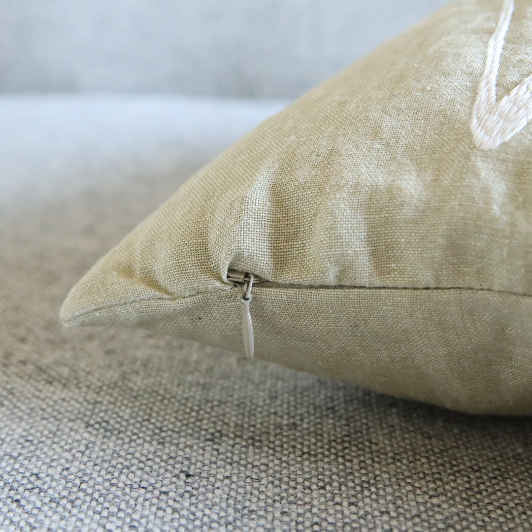 �ڤ����󤻡�Ferm Living (�ե������ӥ�) Vuelo Cushion (�֥��� ���å����) ����॰�꡼�� /�ʥ����� �̲�/����ƥꥢ/�ƥ���������/������������Ź��