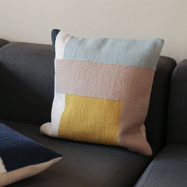 ��30��OFF��Ferm Living (�ե������ӥ�) Kelim Cushion (����९�å����) 50��50 �̲�/�ե��֥�å�/����ƥꥢ/������������Ź�ڹ���߸ˤ����