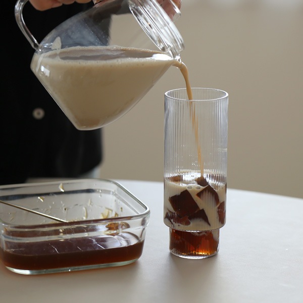 �ڹ���߸ˤ����Ferm Living (�ե������ӥ�) Ripple Long Drink Glasses (��åץ� ���󥰥��饹) 4�ĥ��å� ���ꥢ/���⡼�����졼/�ե����� �̲�/����ƥꥢ/������������Ź��