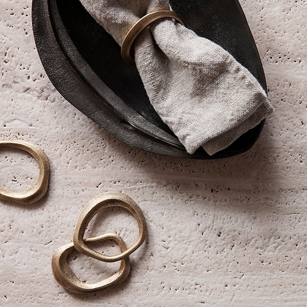 �ڤ櫓���ꡦ50%OFF��Ferm Living Flow Napkin Rings �ե��� �ʥץ����� 4�ĥ��å� �֥饹 �֥�å��֥饹 �̲� ����ƥꥢ ���ꥹ�ޥ� �ơ��֥륦���� �ե������ӥ� ������������Ź��