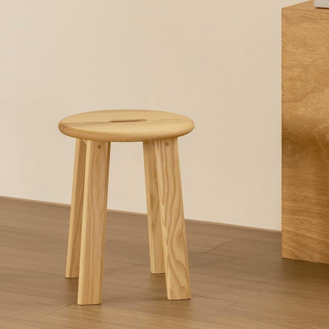 �ڤ����󤻡�esaila (��������) Bravo Stool (�֥�ܡ� ���ġ���) ���å� �ʥ����륢�å���/�֥�å����å���/���졼���å��� ����ƥꥢ/�ػ�/������������Ź��