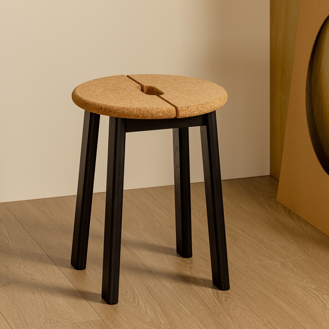 �ڤ����󤻡�esaila (��������) Bravo Stool (�֥�ܡ� ���ġ���) ���륯 �ʥ����륢�å���/�֥�å����å���/���졼���å��� ����ƥꥢ/�ػ�/������������Ź��