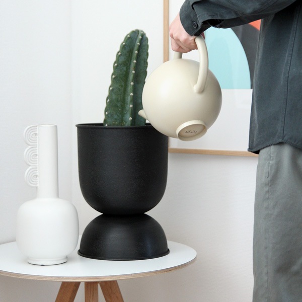 �ڤ櫓���ꡦ50%OFF��Ferm Living Hourglass Pot ������饹 �ݥå� XS �֥�å� �����ߥ� �̲� ȭ���С� ����ȭ ����ƥꥢ �ե������ӥ� ������������Ź��