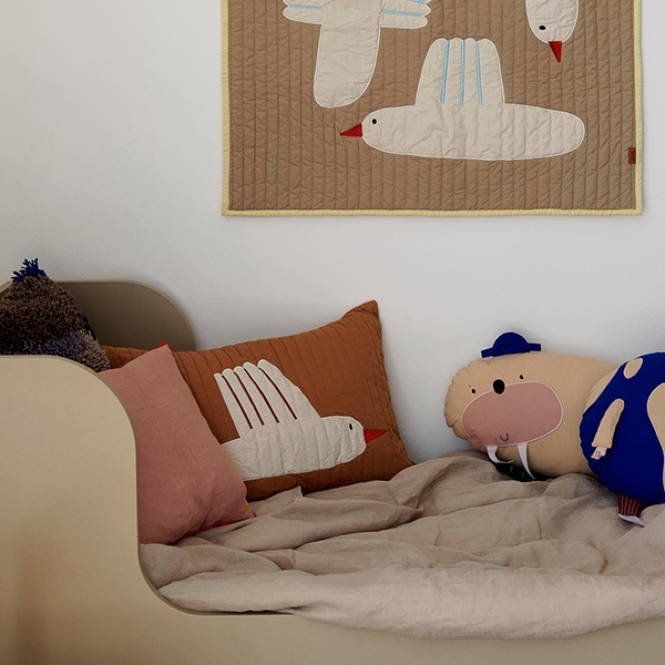 �ڹ���߸ˤ����Ferm Living (�ե������ӥ�) Bird Quilted Cushion (�С��� ����ȥ��å����) 60��40cm �̲�/����ƥꥢ/�Ҷ�����/�ե��֥�å�/������������Ź��