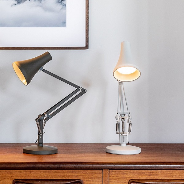 �ڤ����󤻡�ANGLEPOISE (���󥰥�ݥ���) 90 Mini Mini (90 �ߥ˥ߥ�) �ǥ������� �����ܥ�֥�å�/��������֥롼/���㥹�ߥ�ۥ磻��/����ץ��꡼�� ����ƥꥢ/���ܾ���������͢���ʡۡ��緿������