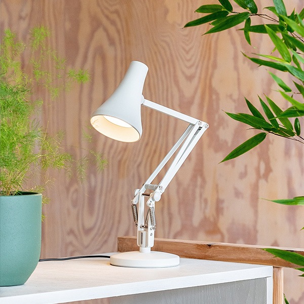 �ڤ����󤻡�ANGLEPOISE (���󥰥�ݥ���) 90 Mini Mini (90 �ߥ˥ߥ�) �ǥ������� �����ܥ�֥�å�/��������֥롼/���㥹�ߥ�ۥ磻��/����ץ��꡼�� ����ƥꥢ/���ܾ���������͢���ʡۡ��緿������
