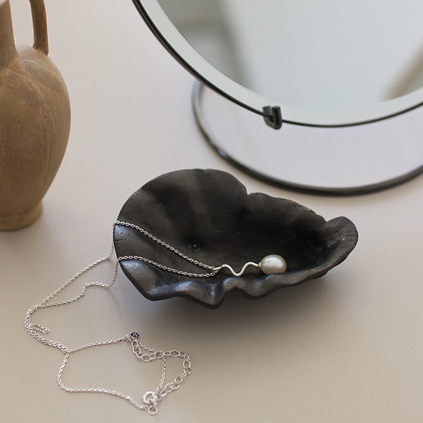 ��30��OFF��Ferm Living (�ե������ӥ�) Oyster Bowl (�����������ܥ���� �֥饹/�֥�å��֥饹 �̲�/��ʪ����/����ƥꥢ/������������Ź�ڹ���߸ˤ����