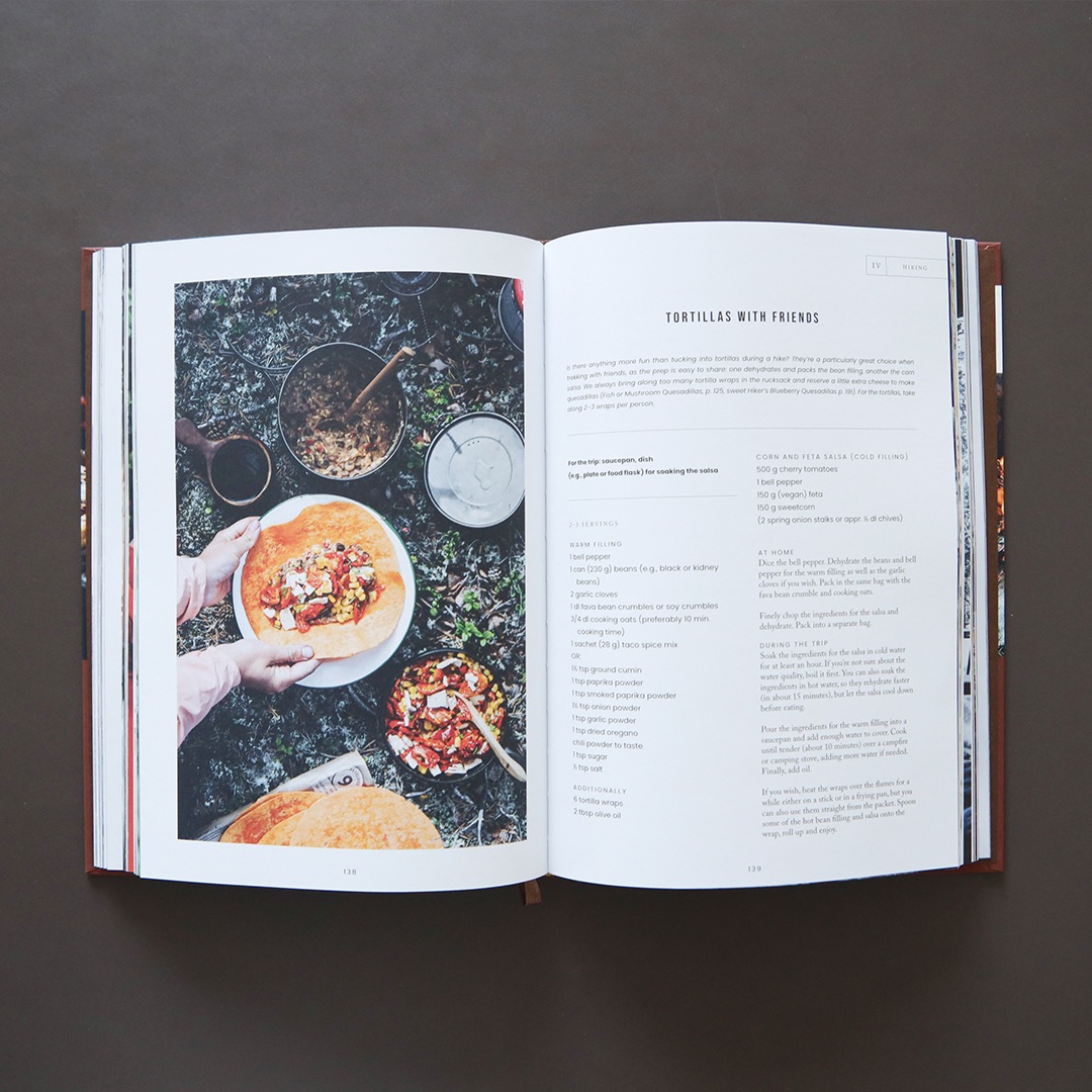 COZY PUBLISHING (���������ѥ֥�å���) Food Over the Campfire �̲�/�ե������/��/����ƥꥢ����������եȡ�