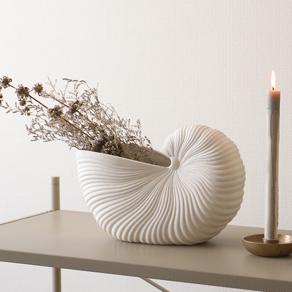 �ڤ����󤻡�Ferm Living (�ե������ӥ�)  Shell Pot(������ݥå�) ���եۥ磻�� �̲�/����ƥꥢ/����/�ե��١���/ȭ
