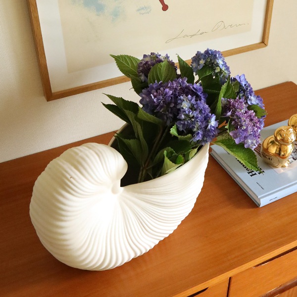 �ڤ����󤻡�Ferm Living (�ե������ӥ�)  Shell Pot(������ݥå�) ���եۥ磻�� �̲�/����ƥꥢ/����/�ե��١���/ȭ