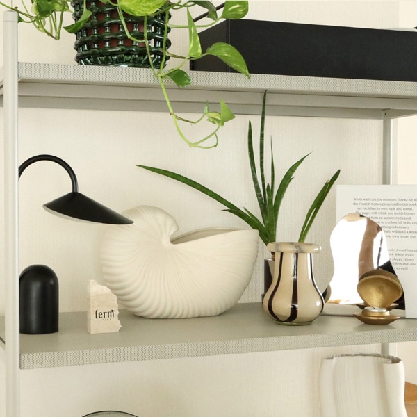 �ڤ����󤻡�Ferm Living (�ե������ӥ�)  Shell Pot(������ݥå�) ���եۥ磻�� �̲�/����ƥꥢ/����/�ե��١���/ȭ