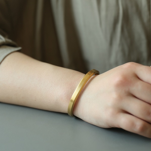 Skultuna (スクルツナ) バングル W5.4cm アイコンカフ マットゴールド