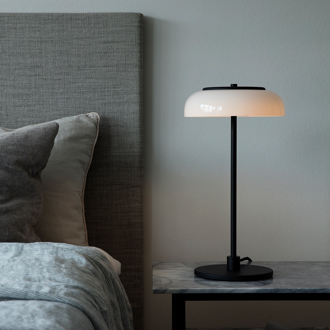 �ڤ����󤻡� NUURA (�̡���) BLOSSI TABLE (�֥��� �ơ��֥����) �������/�֥�å� ����/�̲�/����ƥꥢ/���ܾ��� ���緿������