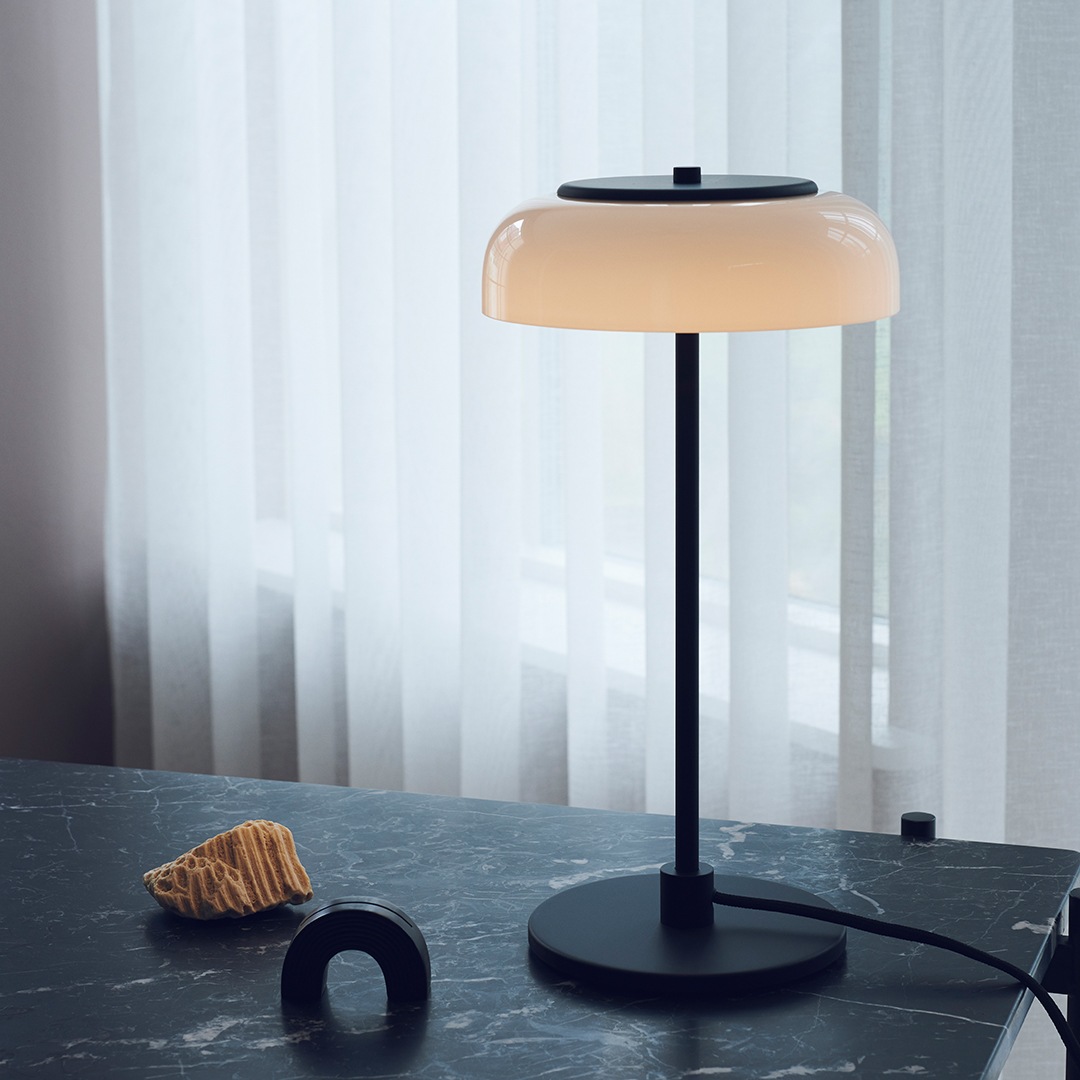 �ڤ����󤻡� NUURA (�̡���) BLOSSI TABLE (�֥��� �ơ��֥����) �������/�֥�å� ����/�̲�/����ƥꥢ/���ܾ��� ���緿������