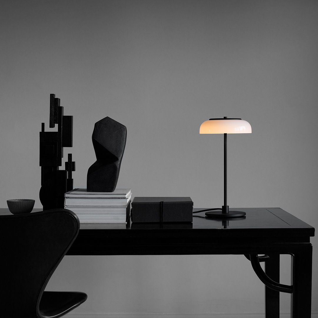 �ڤ����󤻡� NUURA (�̡���) BLOSSI TABLE (�֥��� �ơ��֥����) �������/�֥�å� ����/�̲�/����ƥꥢ/���ܾ��� ���緿������