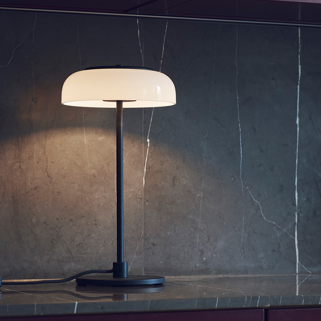 �ڤ����󤻡� NUURA (�̡���) BLOSSI TABLE (�֥��� �ơ��֥����) �������/�֥�å� ����/�̲�/����ƥꥢ/���ܾ��� ���緿������