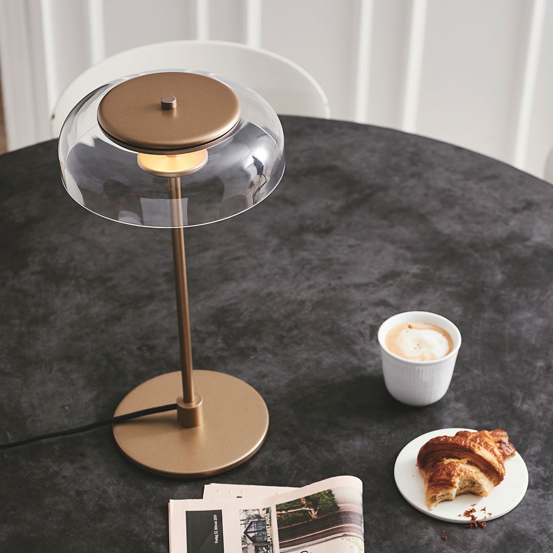 �ڤ����󤻡� NUURA (�̡���) BLOSSI TABLE (�֥��� �ơ��֥����) �������/�֥�å� ����/�̲�/����ƥꥢ/���ܾ��� ���緿������