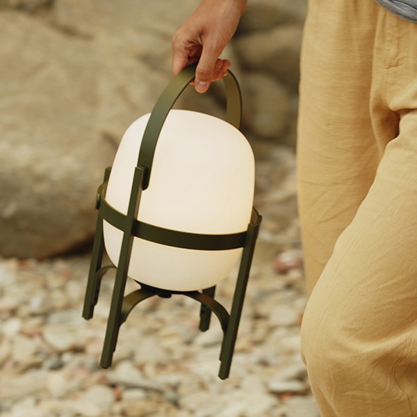 �ڤ����󤻡�SANTA&COLE (���󥿥���ɥ�����) CESTITA ALUBAT�ʥ����ƥ��� ����С� �֥�å�/���꡼�֥��꡼�� ����ƥꥢ/����/���ܾ���/LED/����/�ݡ����֥����/������������Ź��