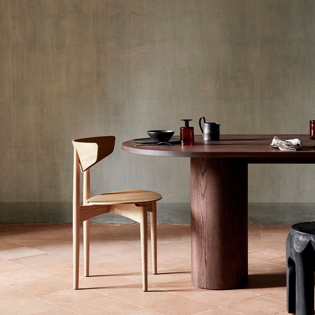 �ڹ���߸ˤ����Ferm Living (�ե������ӥ�) Herman Dining Chair Wood (�ϡ��ޥ�����˥󥰥����� ���å�) �ʥ����� �̲�/����ƥꥢ/�ȶ�/������������Ź��