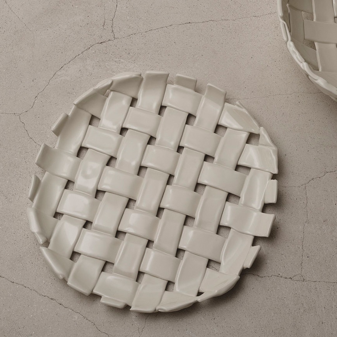 �ڤ����󤻡�Ferm Living (�ե������ӥ�) Plait Platter (�ץ쥤�ȥץ�å����� ���եۥ磻�� /������ɥ��꡼�� �̲�/����ƥꥢ/������������Ź��