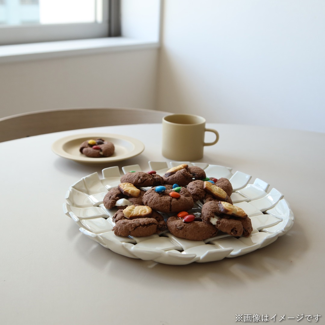 �ڤ����󤻡�Ferm Living (�ե������ӥ�) Plait Platter (�ץ쥤�ȥץ�å����� ���եۥ磻�� /������ɥ��꡼�� �̲�/����ƥꥢ/������������Ź��