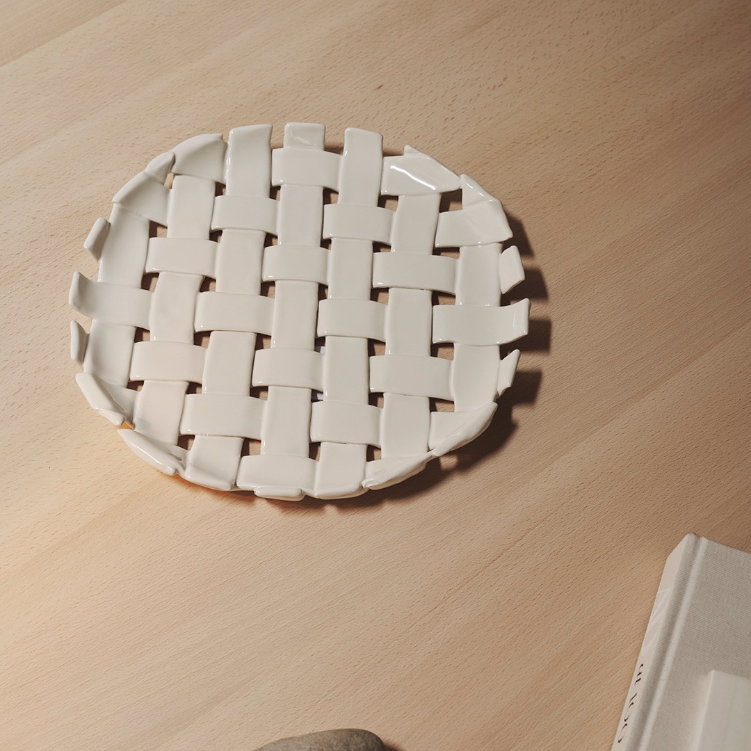 �ڤ����󤻡�Ferm Living (�ե������ӥ�) Plait Platter (�ץ쥤�ȥץ�å����� ���եۥ磻�� /������ɥ��꡼�� �̲�/����ƥꥢ/������������Ź��