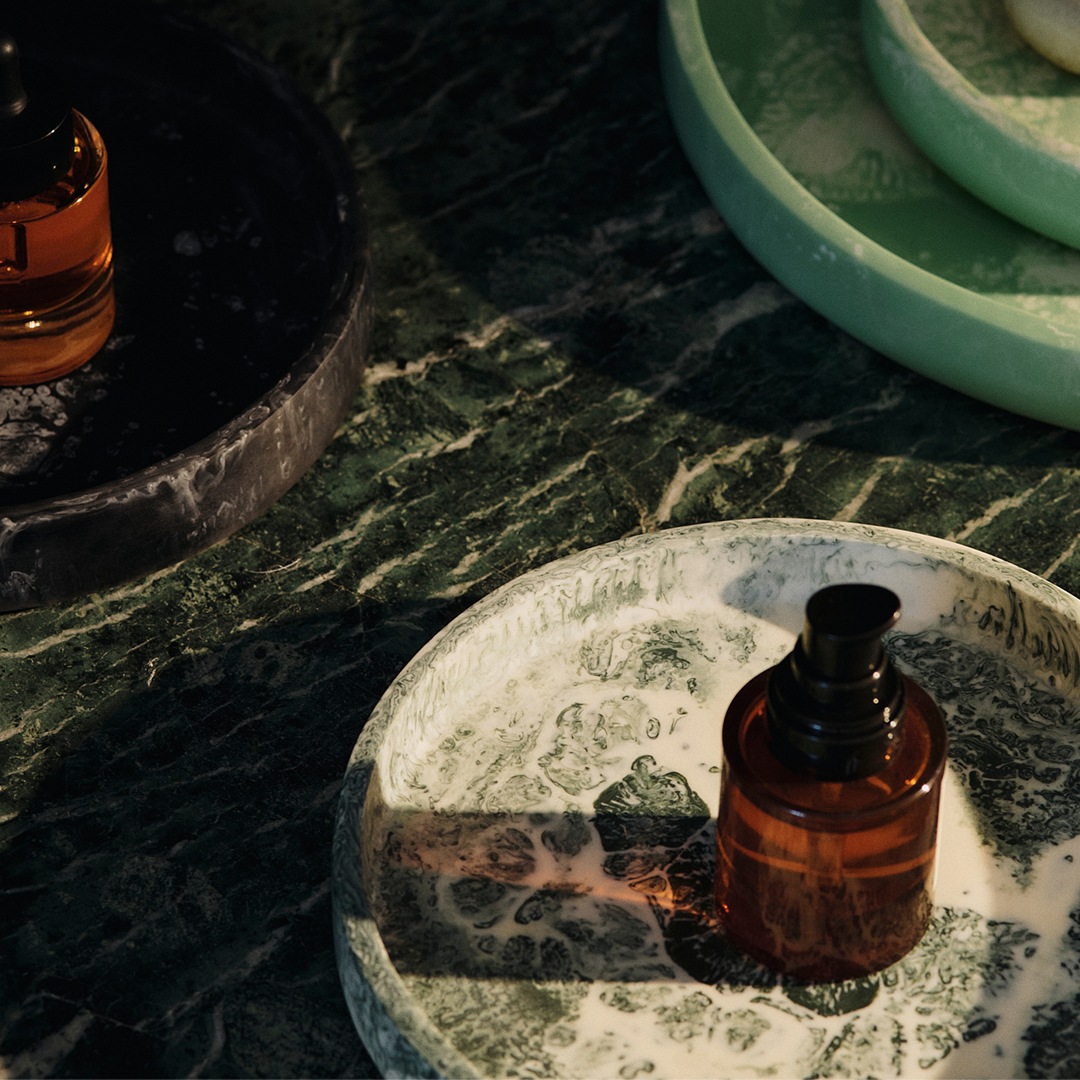 �ڤ����󤻡� Ferm Living (�ե������ӥ�) Mist Round Tray (�ߥ��� �饦��ɥȥ졼) 20cm ���㥳����/������� ���եۥ磻��/�ѡ���/���奬������� �̲�/����ƥꥢ/�ƥ��å��奱����/������������Ź��