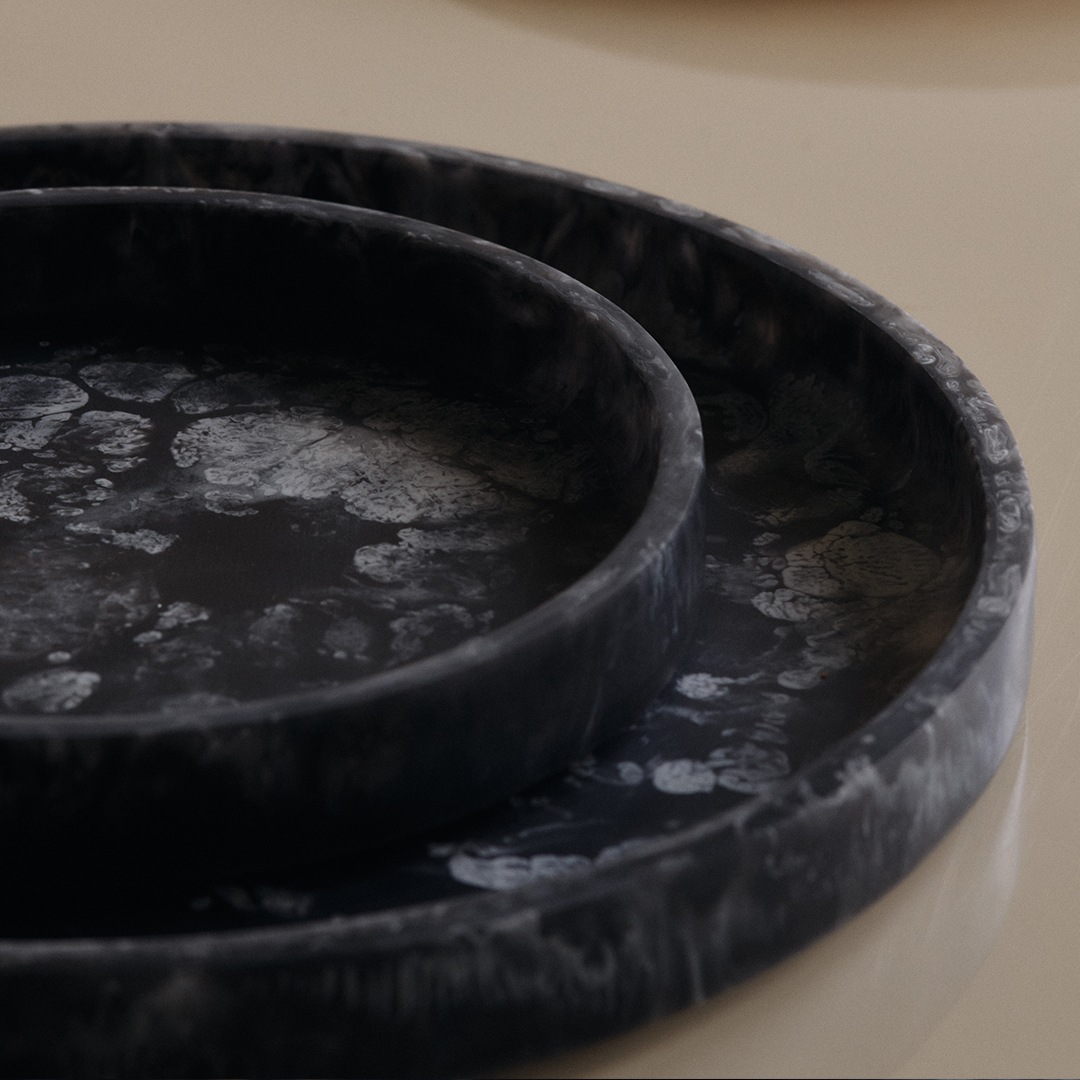 ��20��OFF��Ferm Living (�ե������ӥ�) Mist Round Tray (�ߥ��� �饦��ɥȥ졼) 30cm ���㥳����/������� ���եۥ磻��/�ѡ���/���奬������� �̲�/����ƥꥢ/�ƥ��å��奱����/������������Ź�ʡڹ���߸ˤ����