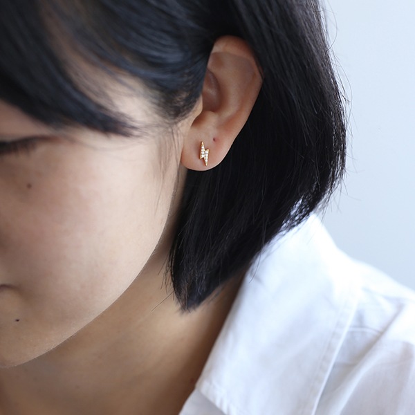 Baqless (バックレス) ピアス オネスティー サンダーボルト