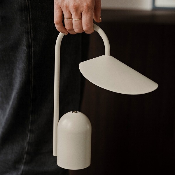 ��30��OFF��Ferm Living (�ե������ӥ�) Arum portable lamp (������� �ݡ����֥����) ��9�� �̲�/����ƥꥢ/����/�ݡ����֥���סڹ���߸ˤ����