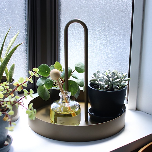 �ڤ����󤻡�Ferm Living (�ե������ӥ�) Grib Tray (����� �ȥ쥤) �����ߥ�/���꡼��/�饤�ȥ��졼/�֥�å� �̲�/�ġ���ܥå���/��ʪ��Ǽ/����ƥꥢ/������������Ź��