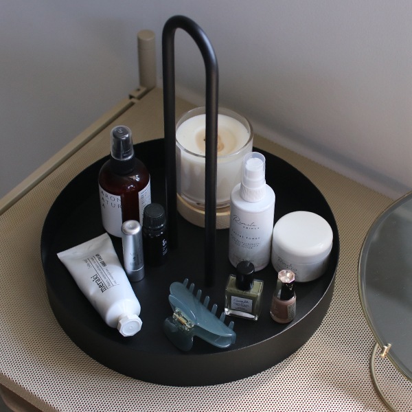 �ڤ����󤻡�Ferm Living (�ե������ӥ�) Grib Tray (����� �ȥ쥤) �����ߥ�/���꡼��/�饤�ȥ��졼/�֥�å� �̲�/�ġ���ܥå���/��ʪ��Ǽ/����ƥꥢ/������������Ź��