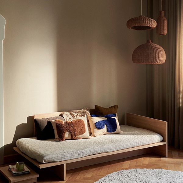 �ڤ����󤻡�Ferm Living (�ե������ӥ�) Lay Cushion (�쥤 ���å����) �֥饤�ȥ֥롼/���奬�������/�������֥饦��/�ۥ磻�� �̲�/�ե��֥�å�/����ƥꥢ/������������Ź��