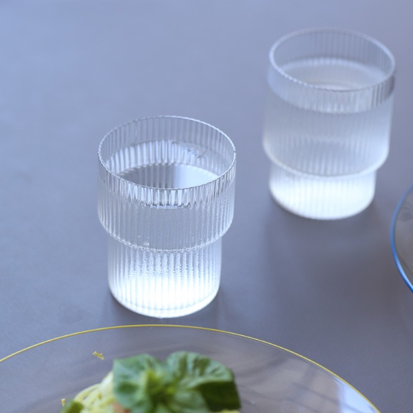 �ڤ櫓���ꡦ50%OFF��Ferm Living Ripple Glasses ��åץ� ���饹 4�ĥ��å� ���ꥢ ���⡼�����졼 �̲� ����ƥꥢ �ե������ӥ� ������������Ź��