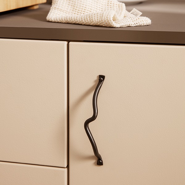 ��30��OFF��Ferm Living (�ե������ӥ�) Curvature Handle (�����Х��奢 �ϥ�ɥ�) �֥饹/�֥�å��֥饹 �̲�/����ƥꥢ/��ü�/�����Ф�/������������Ź�ʡڹ���߸ˤ����