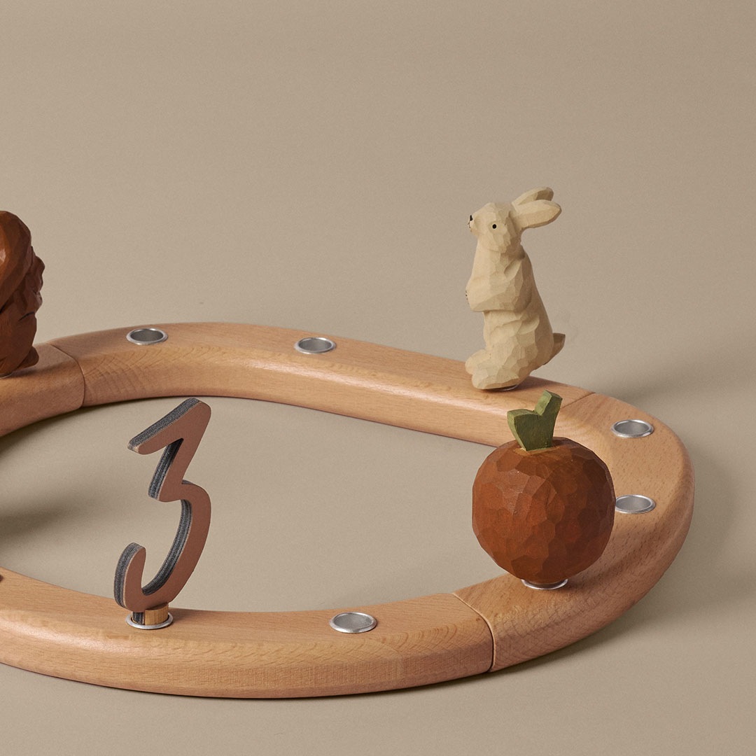 �ڹ���߸ˤ���� Ferm Living (�ե������ӥ�) Loopi Celebration Ring (�롼�� ����֥졼�������) �̲�/����ƥꥢ/������/�Ҷ�/������������Ź��