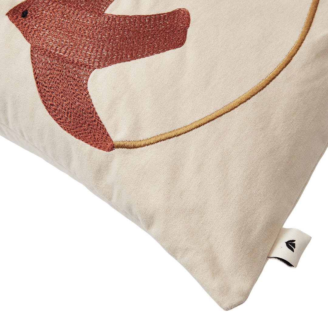 �ڤ����󤻡� Ferm Living (�ե������ӥ�) Swif Bird Embroidered Cushion (�������� �С��� ����֥��������� ���å����) 60��40cm �̲�/����ƥꥢ/�Ҷ�����/������������Ź��