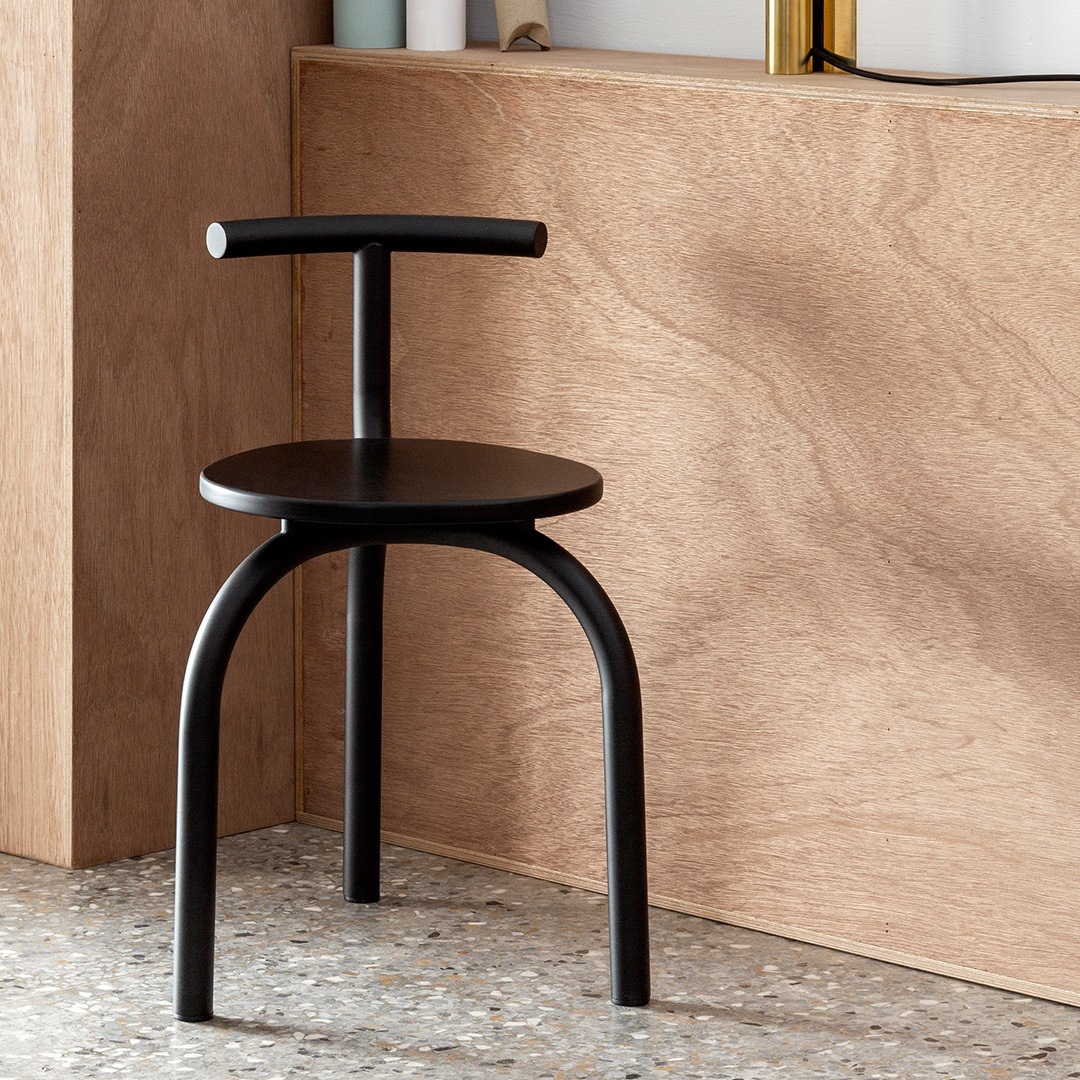 �ڤ����󤻡�esaila (��������) Ogle Chair (�������� ������) �ʥ�����ӡ��� �ۥ磻�ȥե졼��/�֥�å��ӡ��� �֥�å��ե졼�� ����ƥꥢ/�ػ�/������������Ź��