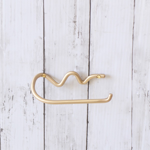 �ڤ����� / Ʊ���Բġ�Ferm Living (�ե������ӥ�) Curvature Toilet Paper Holder (�����Х��奢 �ȥ���åȥڡ��ѡ��ۥ����/������ϥ󥬡�) �֥饹/�֥�å��֥饹 �̲�/����ƥꥢ/��Ǽ/������������Ź��