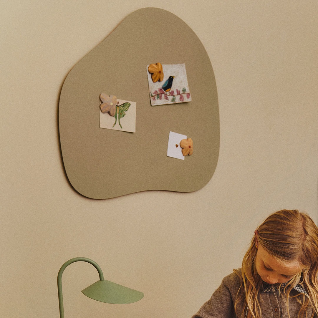 �ڤ����󤻡� Ferm Living (�ե������ӥ�) Poesi Hand carved Magnets (�ݥ��� �ϥ�ɥ����֥� �ޥ��ͥå�) 3�ĥ��å� �̲�/����ƥꥢ/����/������������Ź��