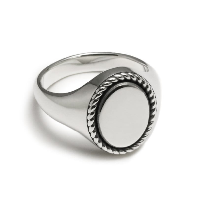 OVAL ENCLOSED SIGNET RING