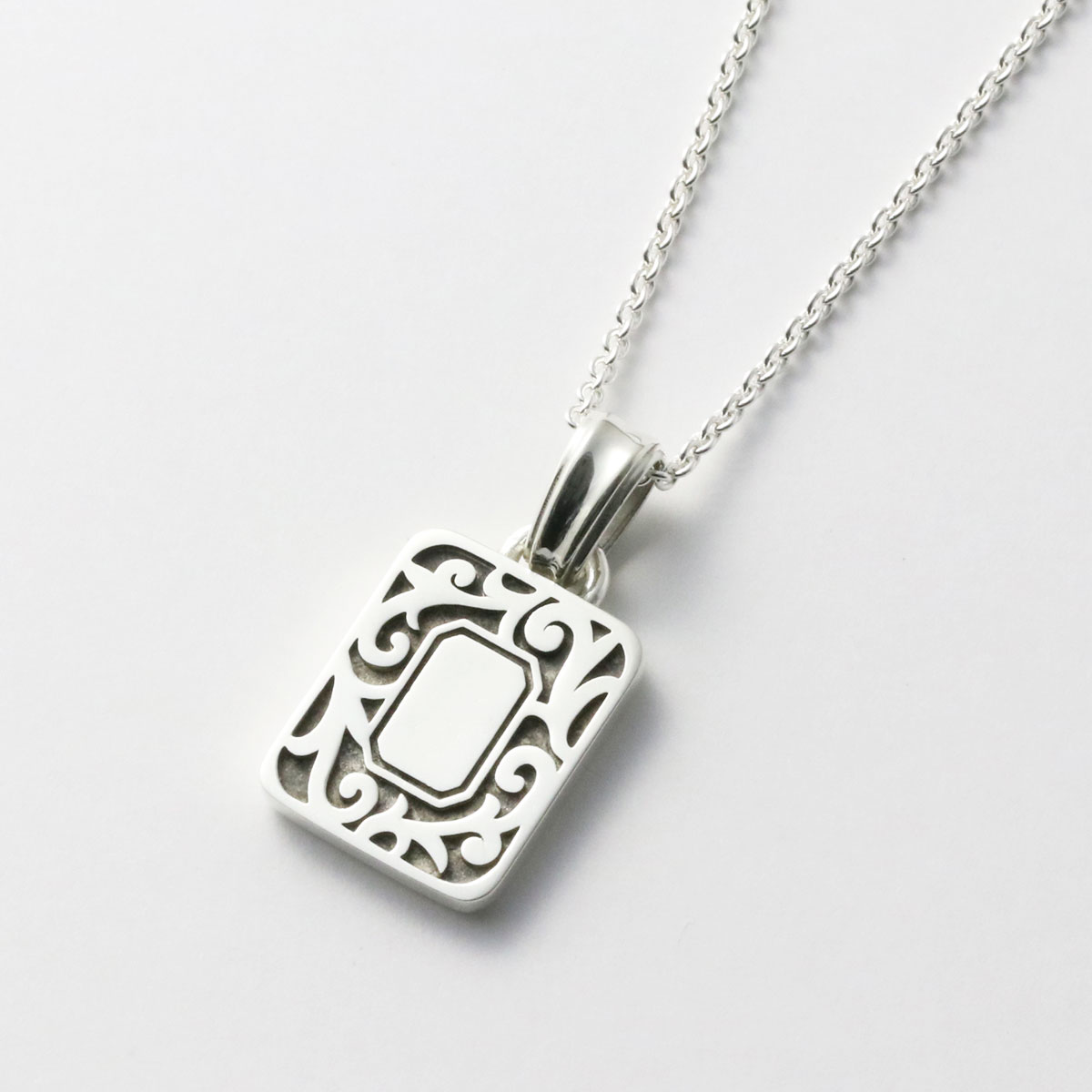 GRASS TANGLE PENDANT