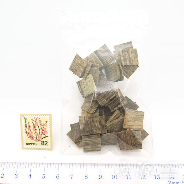 インドネシア産沈香　10,33g Amazon.co.jp: 淡路梅薫堂のお香 タニ沈香 天静 7g 刻み お焼香