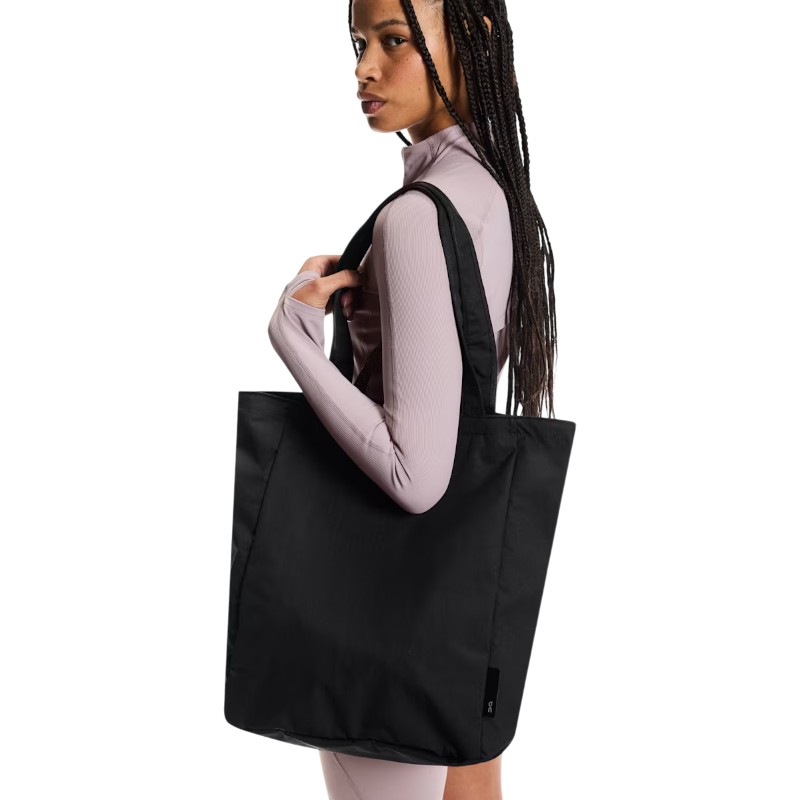 On Tote Pack 25L ���� �ȡ��ȥѥå� ���˥� �Хå� won black(2ug10200553)
